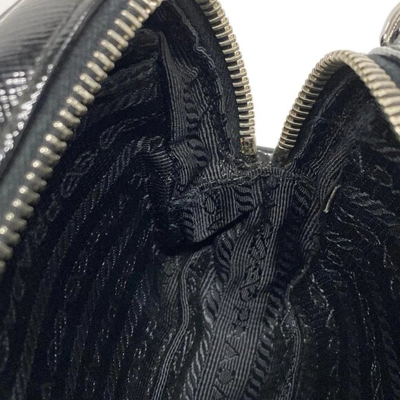 Auth PRADA - Black Patent Leather Shoulder Bag - Picture 13 of 16